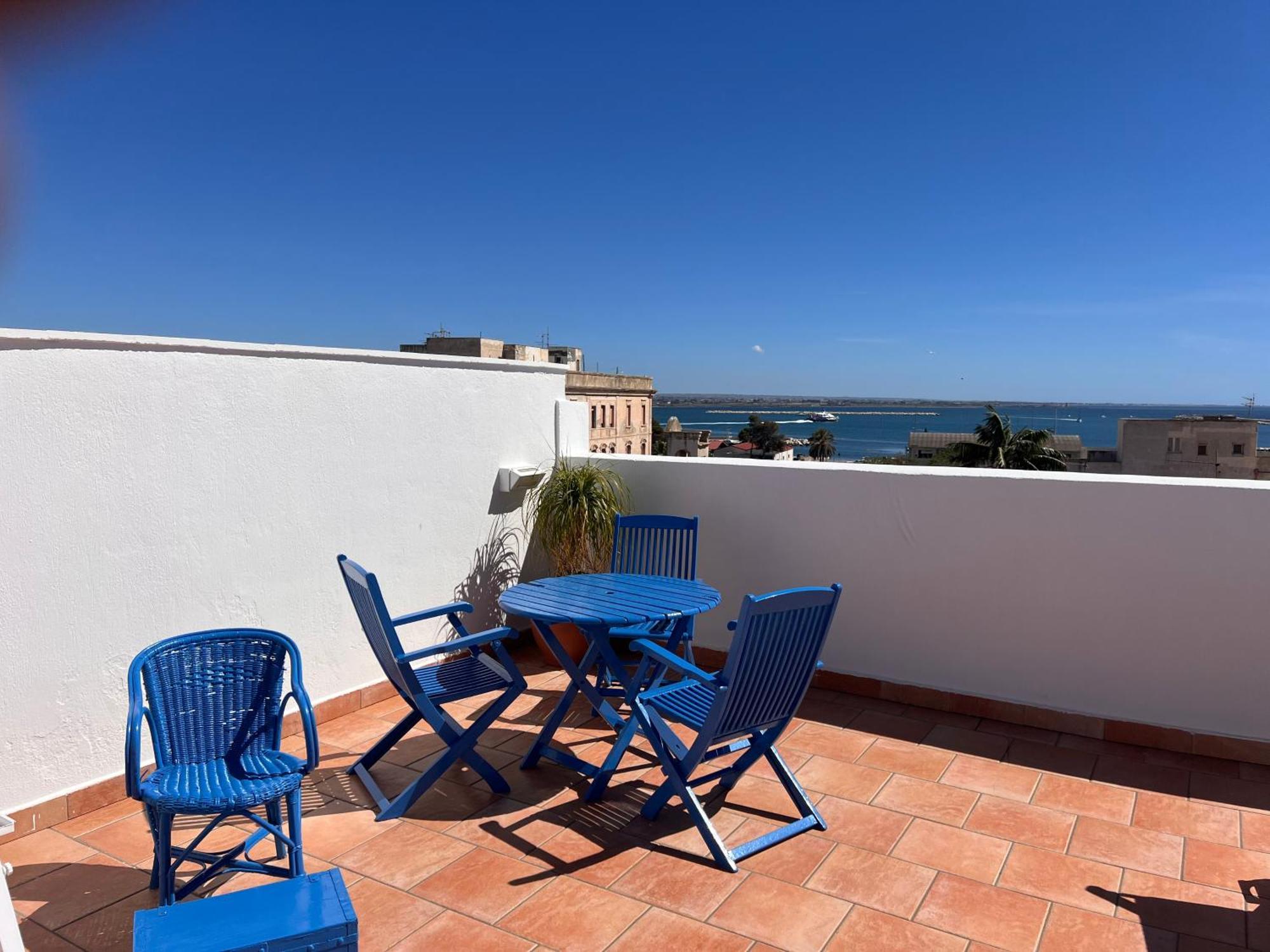 Attico Vista Mare Trapani Apartamento Exterior foto